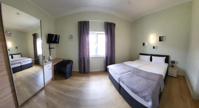 Lutz Motel, Забронировать Мотель Борн Падерборн