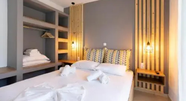 Antigone Apartments, Book Apartment Chrisi Akti 