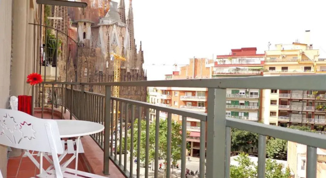 Семейные апартаменты с 2 комнатами с балконом Gaudi Sagrada Familia