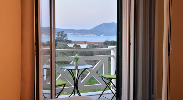 Студия с балконом и с видом на море Villa Reverenza
