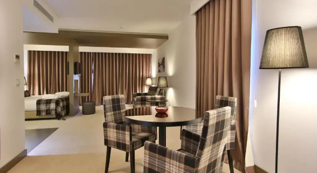 Люкс Цокольный этаж с видом на реку Delfim Douro Hotel