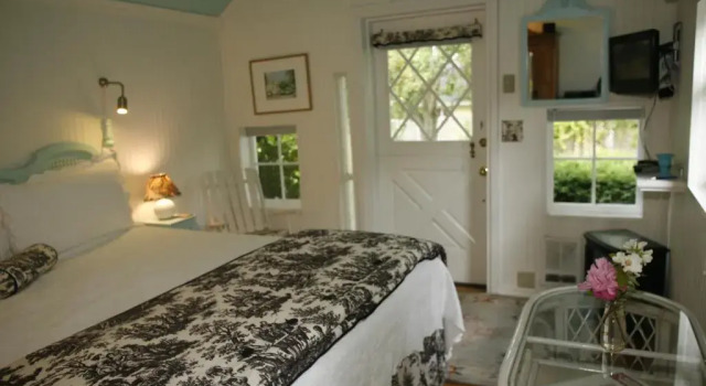 Коттедж с видом на сад Country Cottage of Langley
