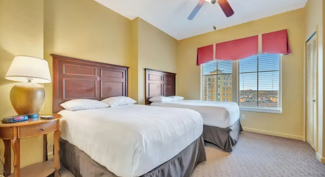 Люкс Executive с 2 комнатами с балконом и с красивым видом из окна The Village Resort Suite and Spa