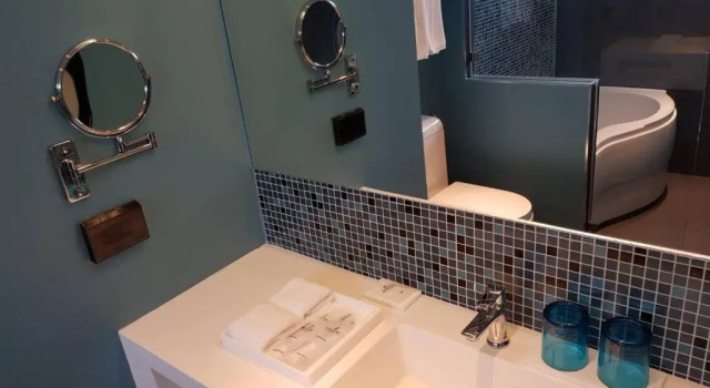 Люкс с 2 комнатами Bizotel Premier Hotel & Residence