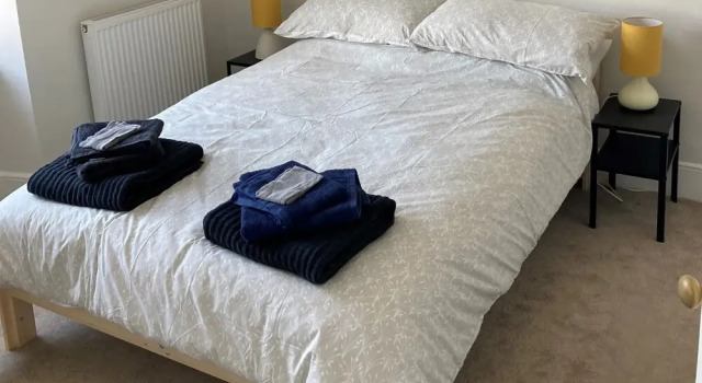 2 Bed House in Dartmoor National Park Town Cottage, Varaa Lomakoti Mökit kohteessa Merseyside, Mökki