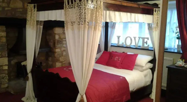 Red Lion Inn, Забронировать Отель Чиппинг-Кэмпден Котсуолд, рядом с Court Barn Museum