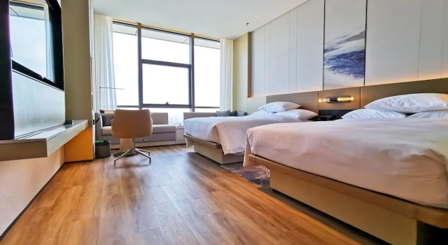Четырёхместный номер Standard Courtyard by Marriott Qinhuangdao
