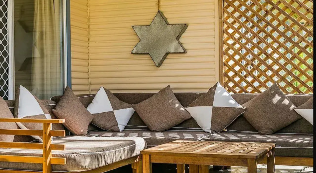 Your Luxury Escape - Bungalow 8, Забронировать Дом для отпуска Коттеджи Байрон-Бей, рядом с Club Byron, Коттедж