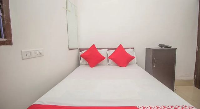 Номер Standard OYO 27701 Hotel Kshounish Residency