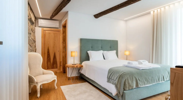 Feel Discovery Casa da Pedra, Book Villa Hotels in Douro with Parking, Parking