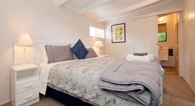 Коттедж с балконом и с видом на сад Flaxmill Accommodation