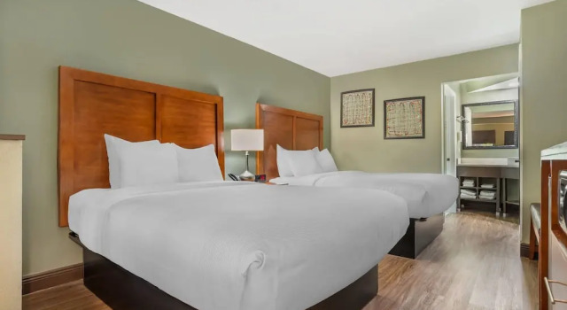 Люкс Quality Inn & Suites near Panama City Beach