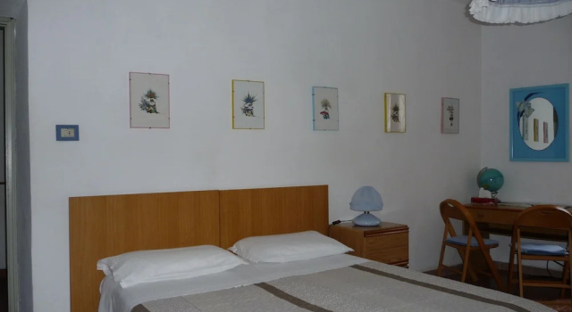 Camera tripla Standard B&B Selisa