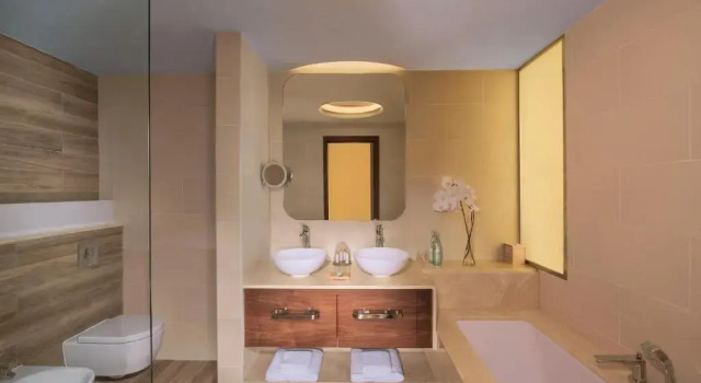 Двухместный номер Deluxe с балконом The Retreat Palm Dubai MGallery by Sofitel