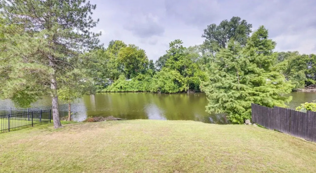 Коттедж Lakefront Family Home 13 Mi From Gateway Arch!