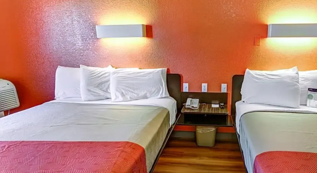 Четырёхместный номер Standard Motel 6-Portland, OR - Tigard West