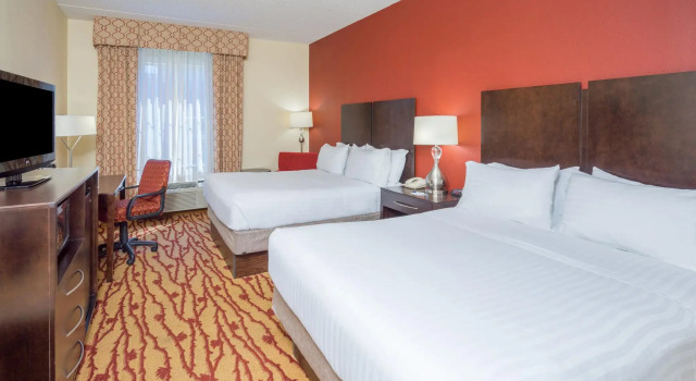 Четырёхместный номер Standard Holiday Inn Express Hanover by IHG