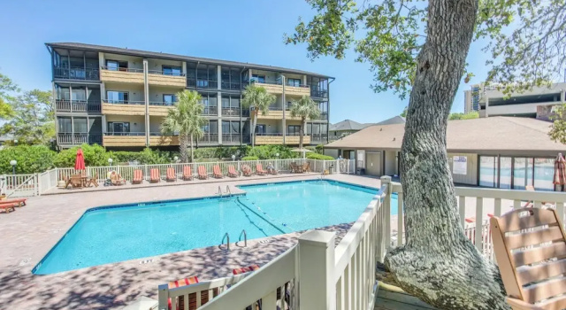 Walk to Ocean: Unit w/ 2 Balconies in Myrtle Beach