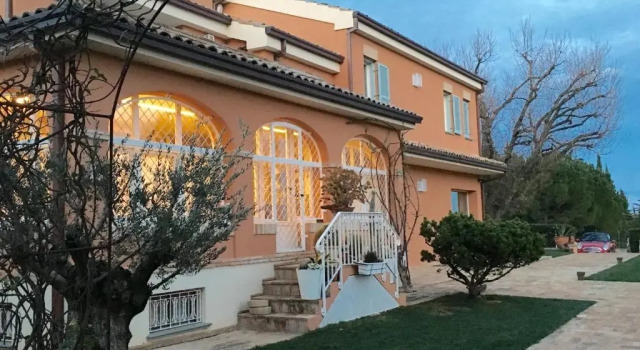 Villa Silvio, Book Villa Civitanova Marche 