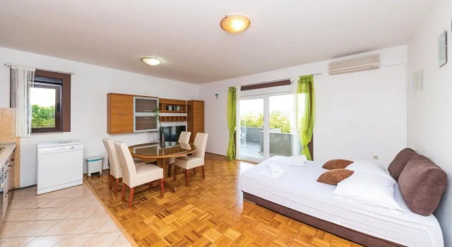 Amazing Apartment in Trogir With 1 Bedrooms and Wifi, Забронировать Апартаменты/квартира Трогир 