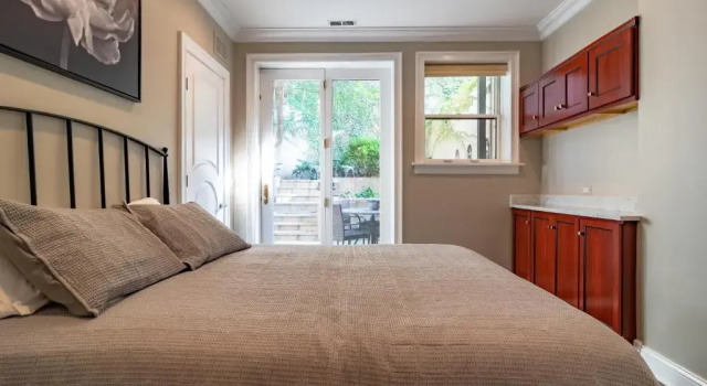 Luxurious Gold Coast villa with parking for up to 12 guests, Rezerwuj Willa Wille w Illinois, Willa