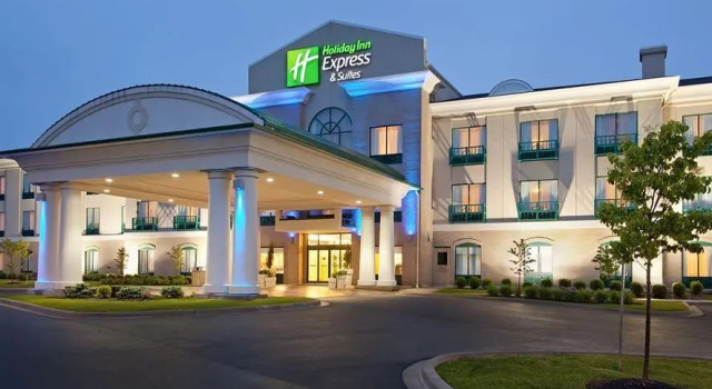 Люкс Deluxe Holiday Inn Express Hotel & Suites Dieppe Airport by IHG