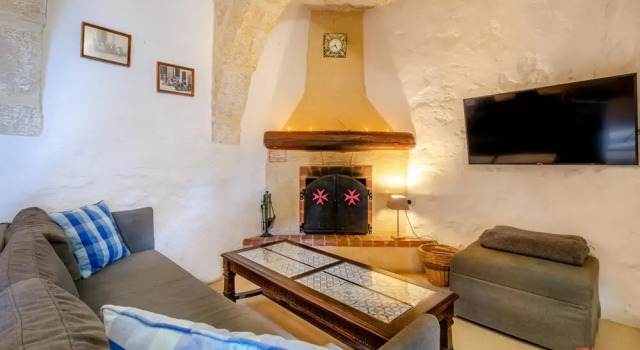 Studio w Courtyard in a Traditional Country Home, Varaa Hotelli Xewkija Gozo
