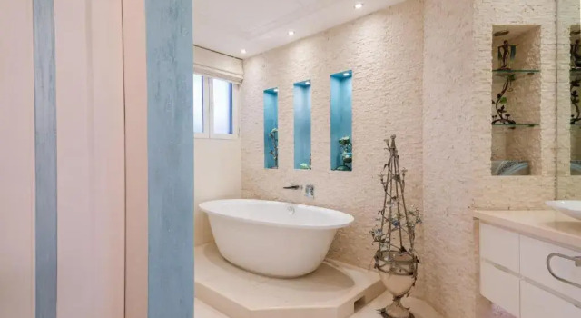 Вилла Maison Privee - Prvt Pool & Beach Access in Luxury Palm Jumeirah 6BR Villa