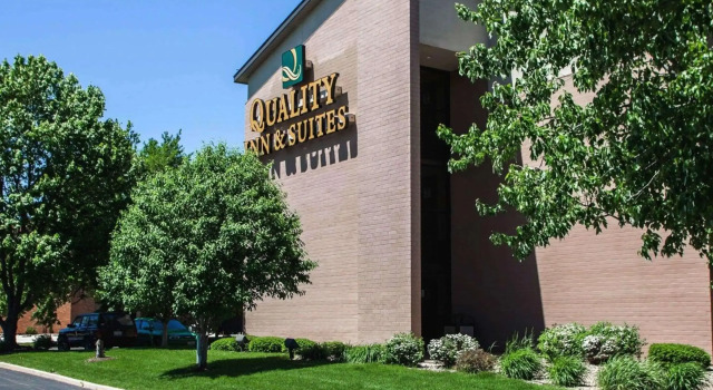 Quality Inn & Suites Peoria North, Забронировать Отель Пеория Иллинойс