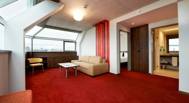 Suite Simms Hotel - cityhotel next to Metro U3