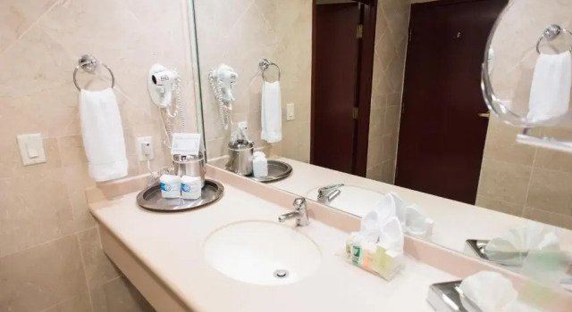 Номер Standard Holiday Inn Convention Center by IHG