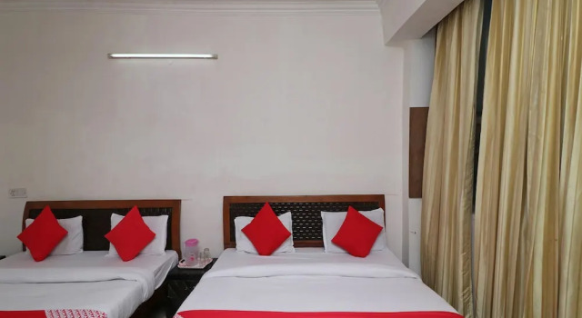 Люкс Oyo 29762 Hotel Meridian