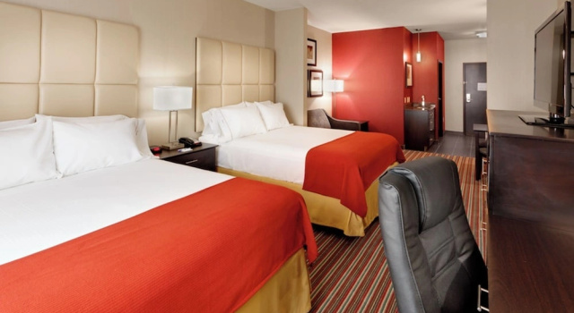 Семейный люкс Holiday Inn Express & Suites Northeast by IHG