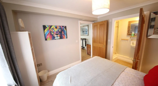 Number 4, Book Hotel Exeter Devon