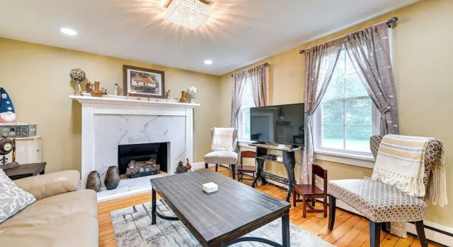 Charming East Durham Home - 2 Mi to Water Park, Buchen Sie Hotel East Durham Green County