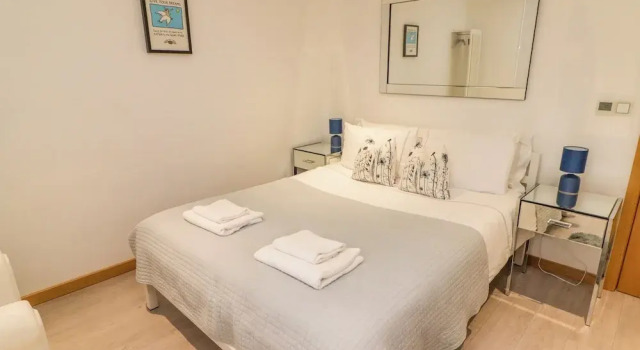Hiraeth, Book Hotel Tawe-Uchaf Glamorgan
