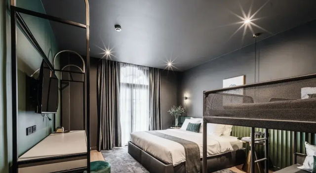 Четырёхместный семейный номер Standard Cher Hostel Bangkok