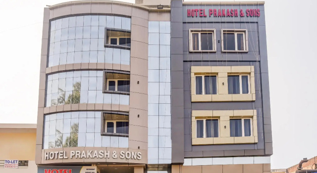 OYO 63857 Hotel Prakash & Sons, Забронировать Отель Отели штата Махараштры 3 звезды, 3*
