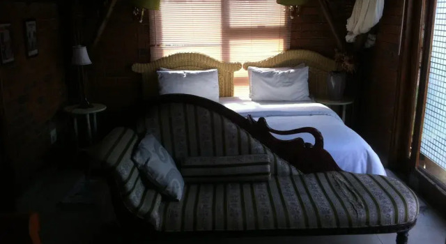 Neo's Bed and Breakfast, Prenota Hotel Soweto Gauteng