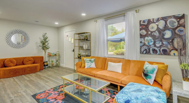 'the Red Door' Stylish Family Home in Falls Church, Book Feriehus Falls Church 