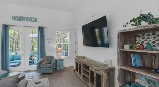 Minutes to Beach & Largest Public Beach Access, Modern New Build in Inlet