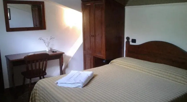 Albergo ristorante Al Luparo, Book Hotel Hotels in Abruzzo with Parking, Parking
