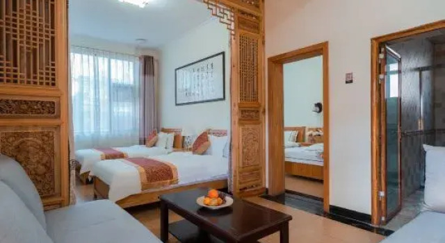 Семейный люкс с красивым видом из окна Jizushan Funinglou Boutique Inn