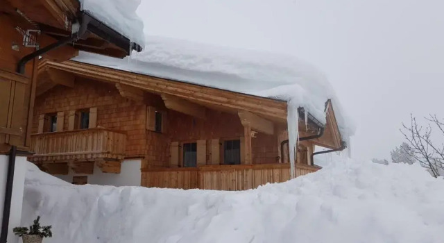 Schwaiger Alpen-Ferienwohnung, Rezerwuj Hotel Hotele w Tyrol z parkingiem, Parking