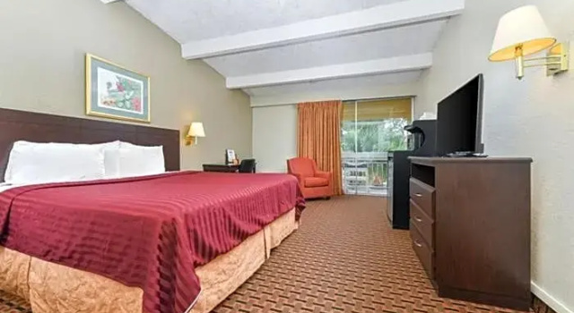 Номер Standard с балконом Americas Best Value Inn Sarasota
