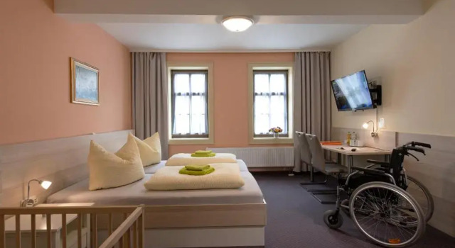 Pension-Café-Libelle, Book Hotel 3-stjernede hoteller i Luther Trail, 3*