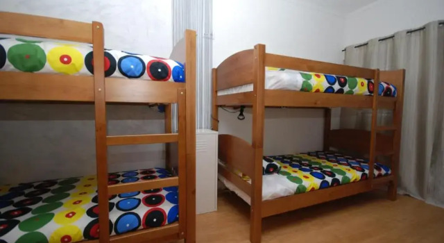 Кровать в общем номере Green Wave Hostel