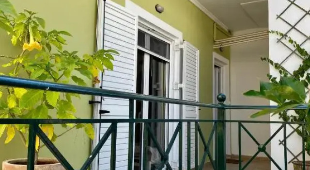 Dimitris place near Athens airport, Rezerwuj Hotel Koropíon Municipality of Kropia