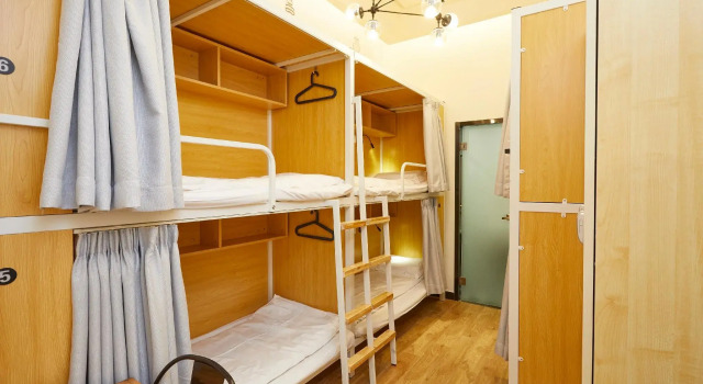 Кровать в общем номере (женский номер) Meego Yes Hotel