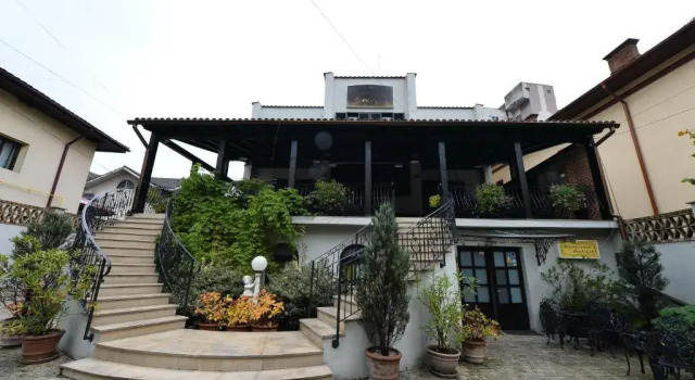 Pensiunea Antique, Rezerwuj Hotel Târgu Jiu 